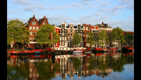 Amsterdam, Holland Travel Guide - Must-See Attractions