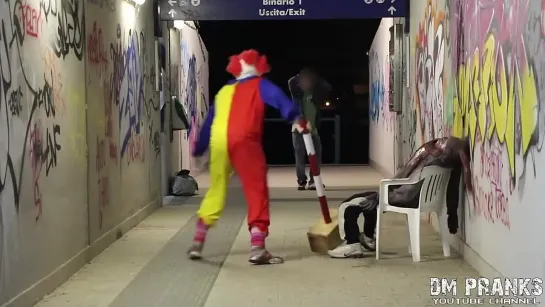 Killer Clown Scare Prank!