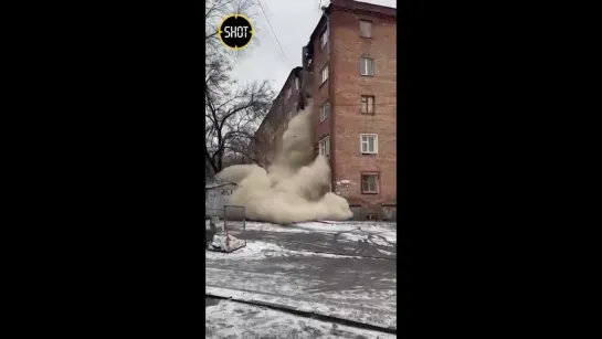 В Ростове-на-Дону обрушился подъезд пятиэтажки