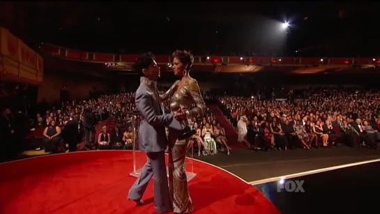 Prince presenting Halle Berry - 42nd NAACP Image Awards (2011.03.04)