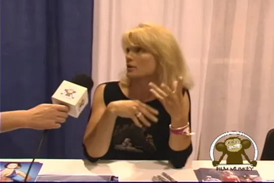 Film Munkey - 2009 Chicago Comic Con - Erika Eleniak - Interview