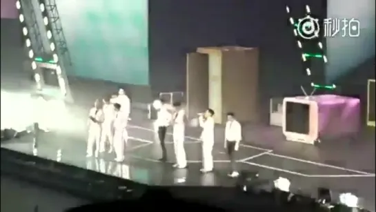 [FANCAM] 170211-12 EXO CHEN @ EXOrDIUM in Hongkong