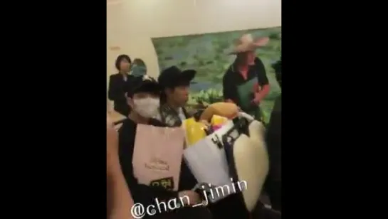 161106 | Infinite - Taipei Airport