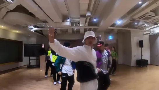 LAY Honey (和你) Dance Practice