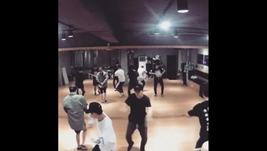 [INSTAGRAM] 170723 EXO - 'The Eve' @ look_at_real Instagram update: 'THE EVE' dance ver.