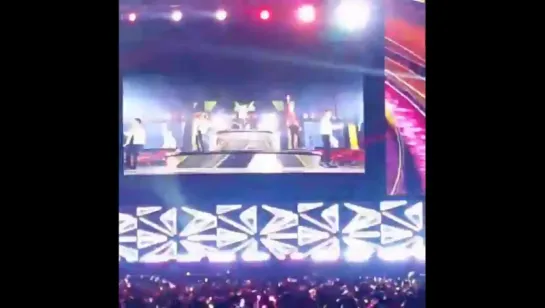 160716 EXO — Drop That @ SMTown Live World Tour V in Osaka