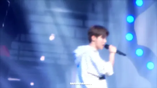 [FANCAM] 161119 Luhan @ Catch me When I fall @ Da Zhangwei Concert in Beijing