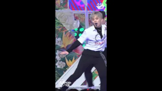 [MPD직캠] 엑소 첸백시 시우민 직캠 花요일(Blooming Day) (EXO-CBX XIUMIN FanCam) ¦ @MCOUNTDOWN_2018.4.12