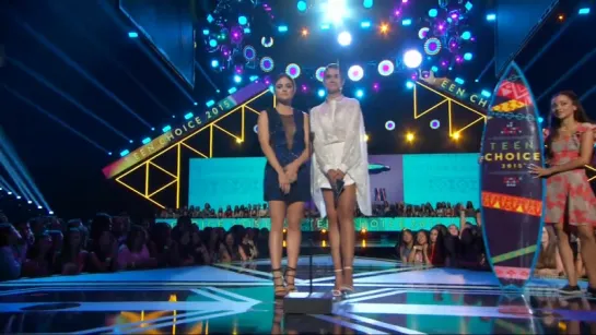 Maia Mitchell, Lucy Hale Sexy - 2015 Teen Choice Awards