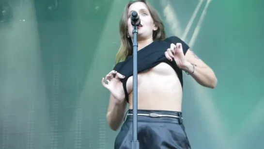 TOVE LO Sexy - Music Midtown Atlanta 9.18.15 - TALKING BODY WOW!!