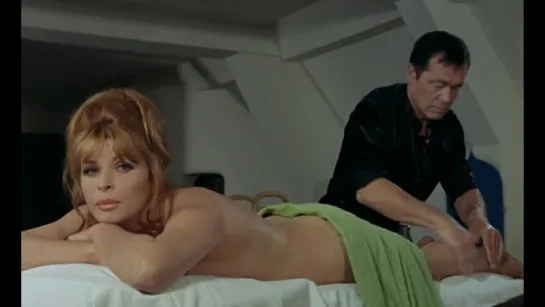 Senta Berger Nude - Diaboliquement votre (1967)