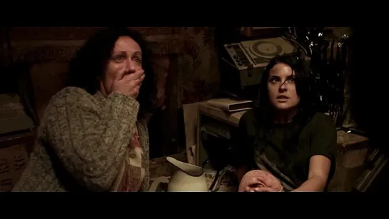 Привязанные к дому / Housebound (2014) WEB-DL 720p