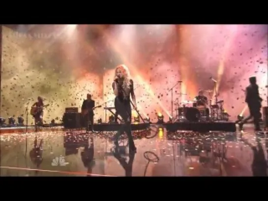 Shakira - Empire (iHeartRadio Music Awards 2014)