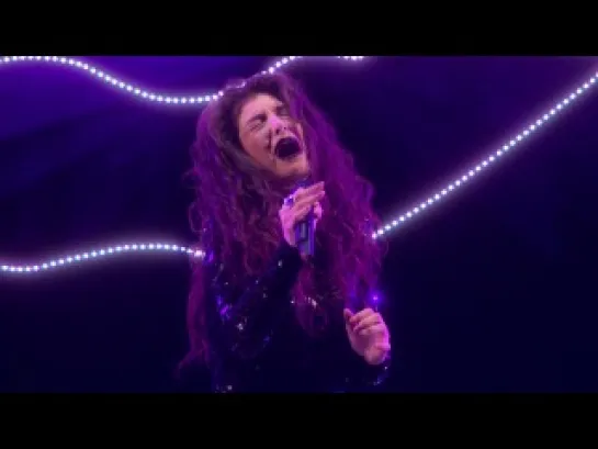 Lorde & Disclosure – Royals / White Noise (feat. AlunaGeorge) (Live  BRIT Awards 2014)