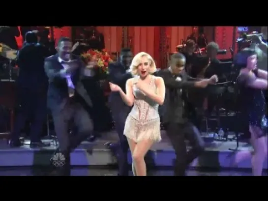 Lady Gaga - Applause (Live SNL)