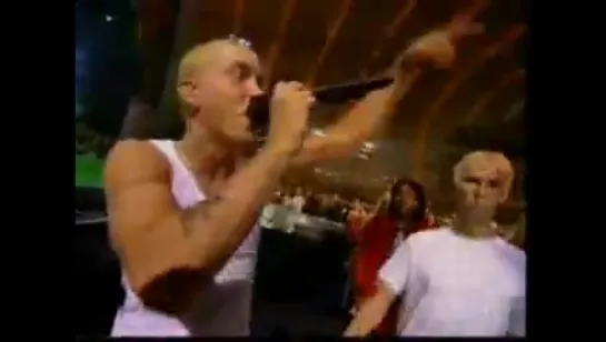 Eminem - Real Slim Shady & The Way I Am (live) - MTV MA