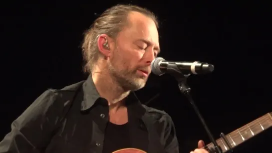 Thom Yorke - Desert Island Disk (Live at Pathway to Paris, 04.12.2015)