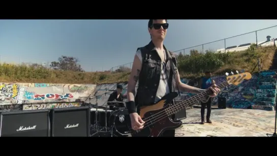 Sum 41 - Goddamn Im Dead Again (Official Music Video)