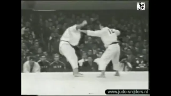 Инокума (Япония) - Кикнадзе (СССР) Токио 1964 (Judo Tokyo 1964- Inokuma (JPN) - Kiknadze (USSR)