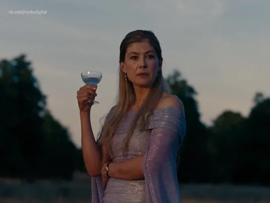 Alison Oliver, Rosamund Pike, etc - Saltburn (2023) HD 1080p Watch Online / Элисон Оливер, Розамунд Пайк - Солтберн