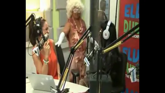 2011 // Lady Gaga > Z100 (Elvis Duran) - 1/2 (Gagavision.net)