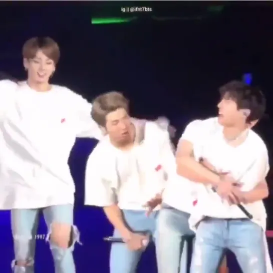 271118 BTS Osaka