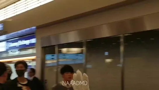 101118 BTS arriving at Haneda Airport