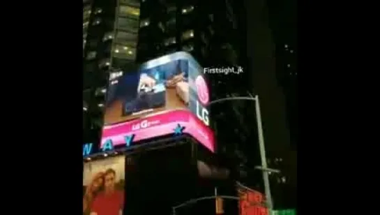 210918 LG G7 ThinQ 광고. BTS ad in Times Square.