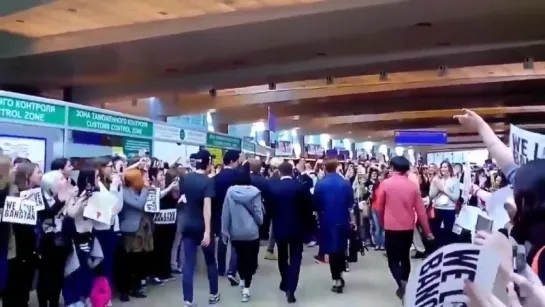 260418 BTS in Russia airport