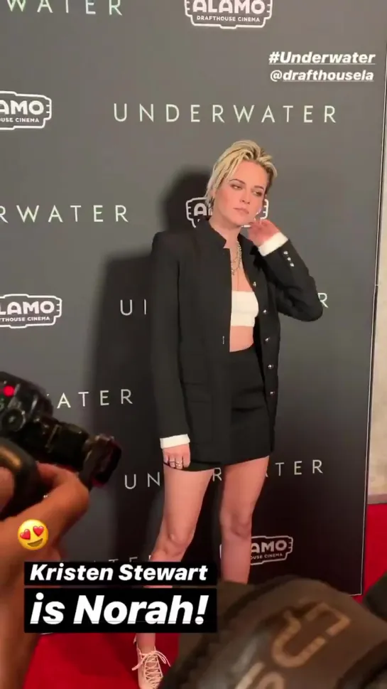 Kristen at 'Underwater' premiere in LA - January 7