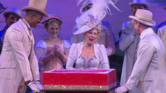 Bette Midler Responds with Elegance to Her Onstage Birthday Surprise