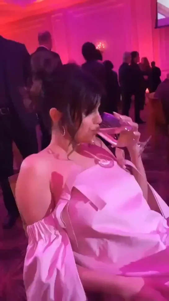 Selena at the Hollywood Beauty Awards