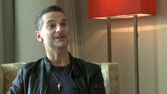 Dave Gahan sitzt ein kleiner Geist auf der Schulter (09.11.2015)