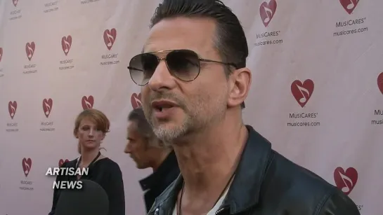 Dave Gahan honored with MAP award (Artisan News)