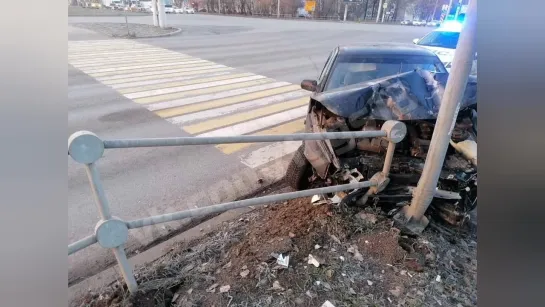 05.11.2023 Погоня и момент ДТП на перекрёстке ул. 10 лет Октября и ул. Удмуртская (Ижевск)