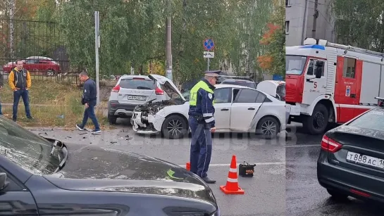 19.09.2023 Момент ДТП на перекрёстке ул. Песочная и ул. 50 лет Пионерии (Ижевск)