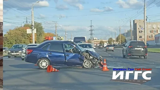 11.09.2023 Момент ДТП на ул. Новоажимова (Ижевск)