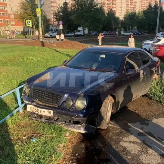 04.08.2023 ДТП в результате погони за нетрезвым водителем у дома №16 по ул. Ильфата Закирова (Ижевск)