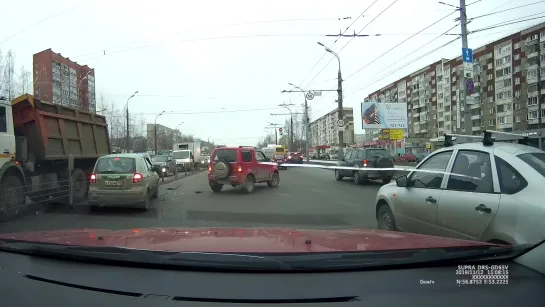 12.11.2019 Момент ДТП на ул. Удмуртская (Ижевск)