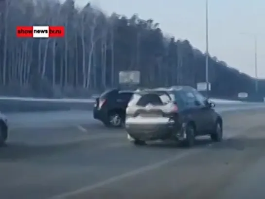 Хотел проучить на трассе даму, да сам попал в замес.