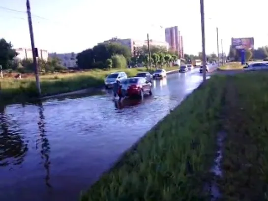 07.06.2014 Автозавод, прорвало трубу