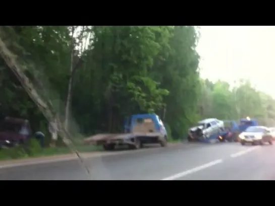 Последствия ДТП на Гольянском тракте в пос. Октябрьский [24.05.2014 Удмуртия]