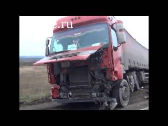 2.11.2013 г. В Удмуртии легковушка залетела под фуру