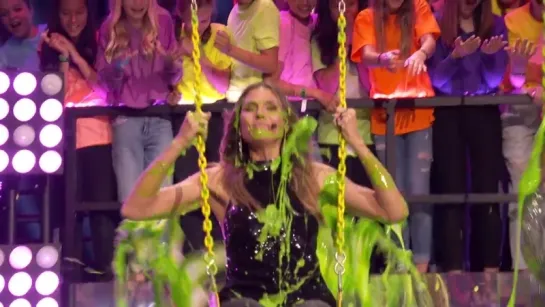 Heidi Klum and Mel B get SLIMED _ Nickelodeon Kids Choice Awards 2018