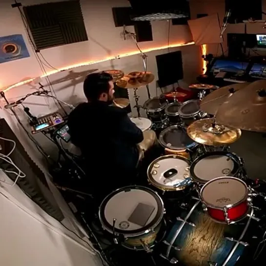 Видео от Барабанщики «FunkyDrummer»