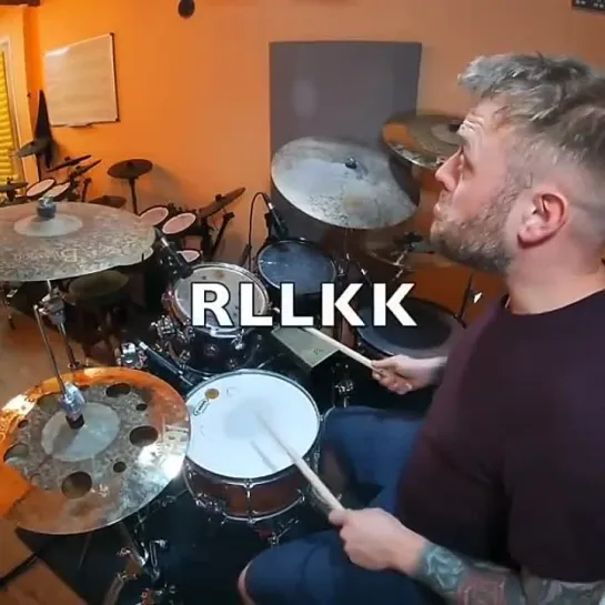 Видео от Барабанщики «FunkyDrummer»