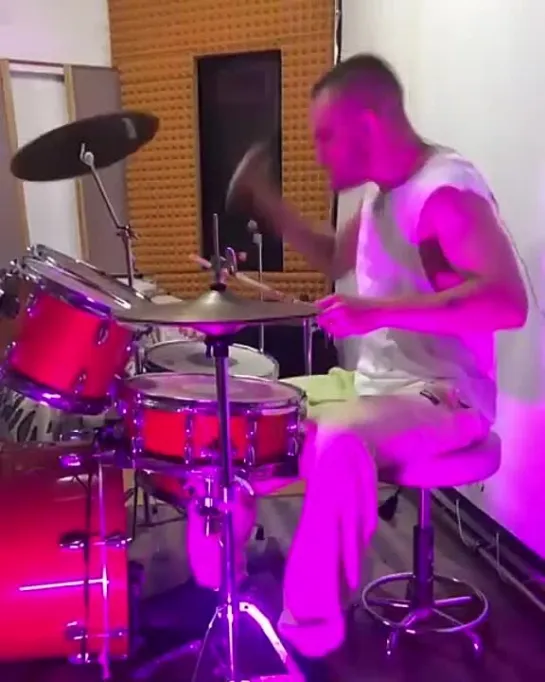 Видео от Барабанщики «FunkyDrummer»