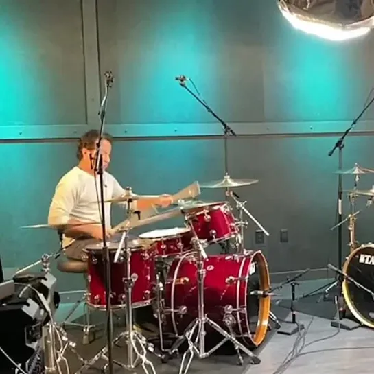 Видео от Барабанщики «FunkyDrummer»