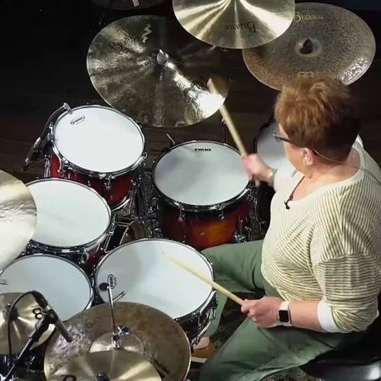 Видео от Барабанщики «FunkyDrummer»