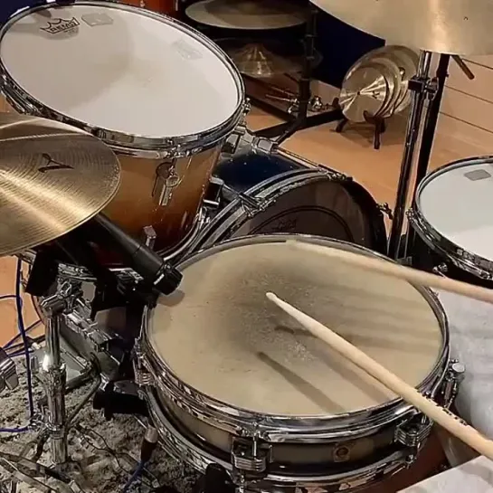 Видео от Барабанщики «FunkyDrummer»